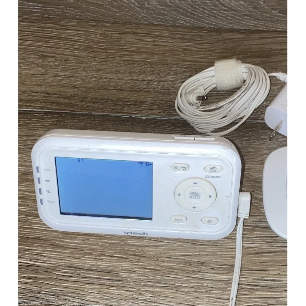 VTech VM3252-2, 2.8in Digital Video Baby Monitor, With Two Cameras Night Vision
